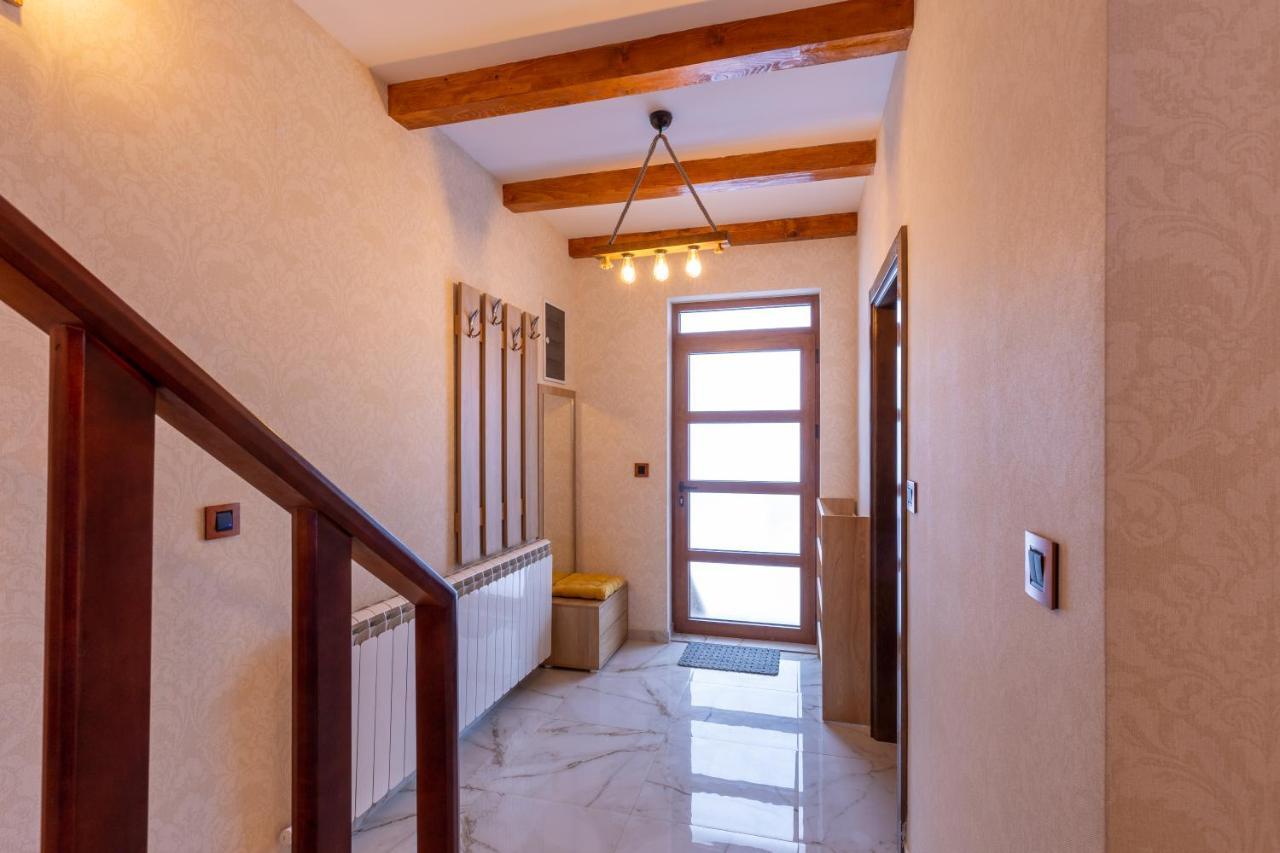 Vila Hanovi Zabljak Luaran gambar