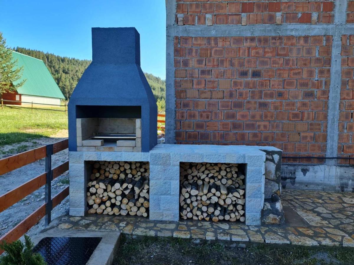 Vila Hanovi Zabljak Luaran gambar
